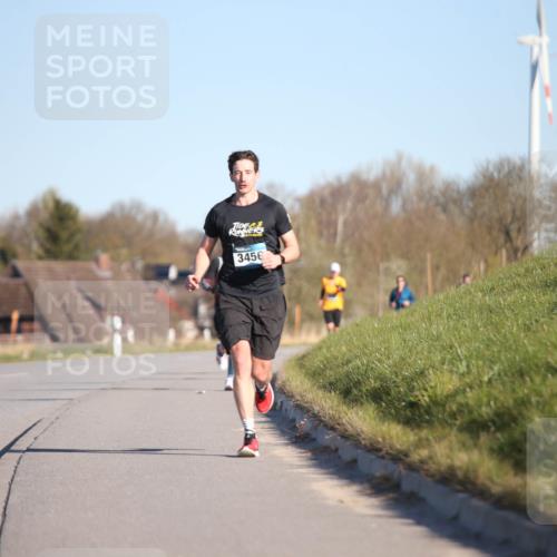 06.04.2025 - 44. Internationalen Wilhelmsburger Insellauf Jannik Wohlers http://msf.ph/oto/7601919 06.04.2025 09:20:02 Laufen 3456 meine-sportfotos.de
