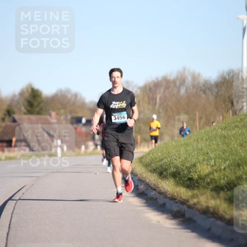 06.04.2025 - 44. Internationalen Wilhelmsburger Insellauf Jannik Wohlers http://msf.ph/oto/7601925 06.04.2025 09:20:02 Laufen 3456 meine-sportfotos.de