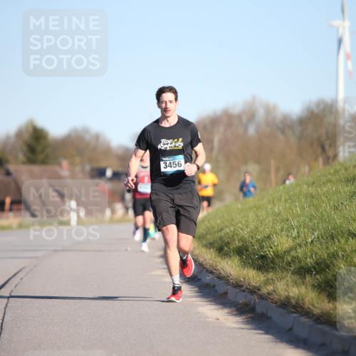 06.04.2025 - 44. Internationalen Wilhelmsburger Insellauf Jannik Wohlers http://msf.ph/oto/7601928 06.04.2025 09:20:03 Laufen 3456 meine-sportfotos.de