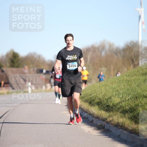 06.04.2025 - 44. Internationalen Wilhelmsburger Insellauf Jannik Wohlers http://msf.ph/oto/7601935 06.04.2025 09:20:03 Laufen 3456 meine-sportfotos.de