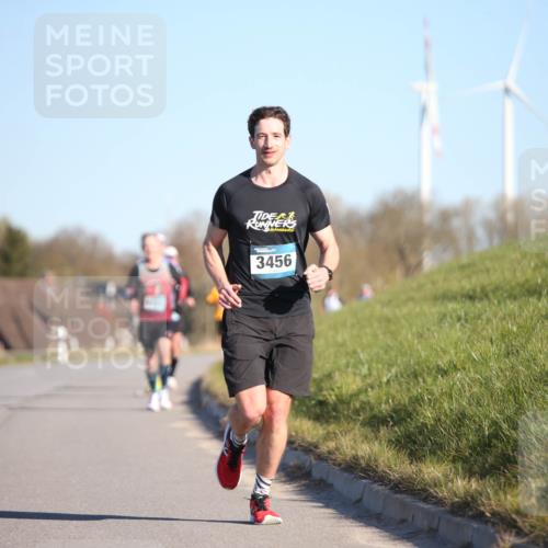 06.04.2025 - 44. Internationalen Wilhelmsburger Insellauf Jannik Wohlers http://msf.ph/oto/7601961 06.04.2025 09:20:04 Laufen 3456 meine-sportfotos.de