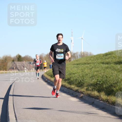 06.04.2025 - 44. Internationalen Wilhelmsburger Insellauf Jannik Wohlers http://msf.ph/oto/7601995 06.04.2025 09:20:05 Laufen 3456 meine-sportfotos.de