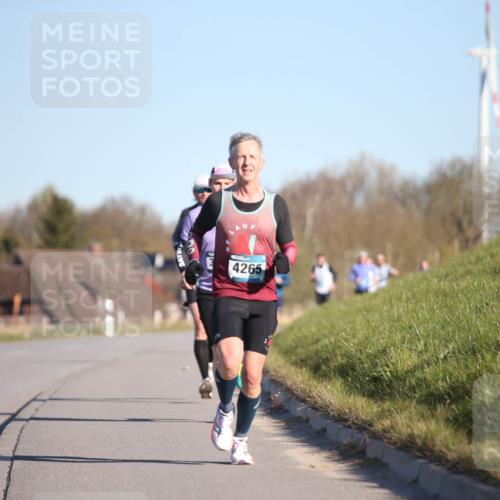 06.04.2025 - 44. Internationalen Wilhelmsburger Insellauf Jannik Wohlers http://msf.ph/oto/7602011 06.04.2025 09:20:09 Laufen 4265 meine-sportfotos.de