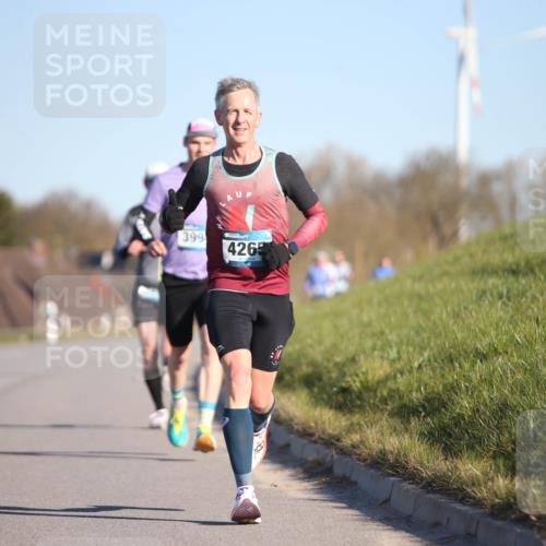 06.04.2025 - 44. Internationalen Wilhelmsburger Insellauf Jannik Wohlers http://msf.ph/oto/7602026 06.04.2025 09:20:10 Laufen 399, 426 meine-sportfotos.de