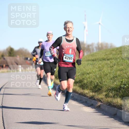 06.04.2025 - 44. Internationalen Wilhelmsburger Insellauf Jannik Wohlers http://msf.ph/oto/7602058 06.04.2025 09:20:11 Laufen 3994, 4265 meine-sportfotos.de