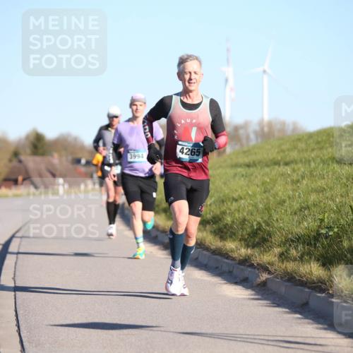 06.04.2025 - 44. Internationalen Wilhelmsburger Insellauf Jannik Wohlers http://msf.ph/oto/7602062 06.04.2025 09:20:11 Laufen 3994, 4265 meine-sportfotos.de