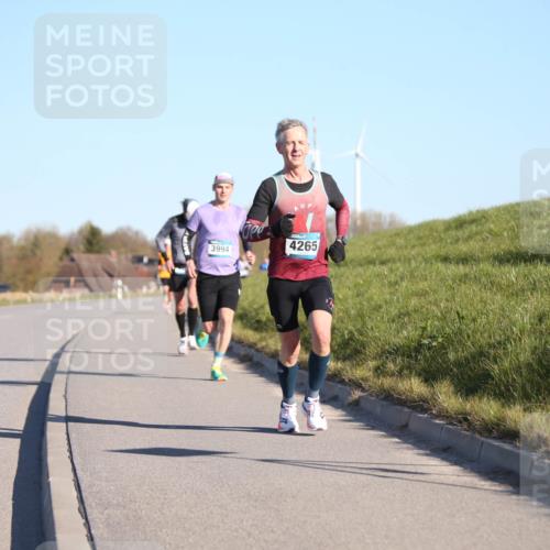 06.04.2025 - 44. Internationalen Wilhelmsburger Insellauf Jannik Wohlers http://msf.ph/oto/7602081 06.04.2025 09:20:11 Laufen 3994, 4265 meine-sportfotos.de