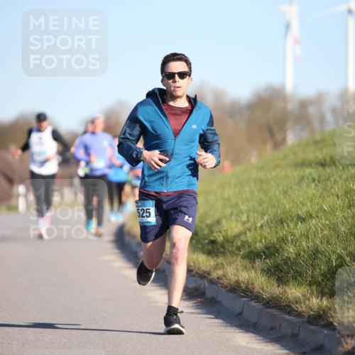 06.04.2025 - 44. Internationalen Wilhelmsburger Insellauf Jannik Wohlers http://msf.ph/oto/7602305 06.04.2025 09:20:23 Laufen 525 meine-sportfotos.de