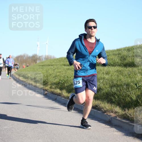 06.04.2025 - 44. Internationalen Wilhelmsburger Insellauf Jannik Wohlers http://msf.ph/oto/7602361 06.04.2025 09:20:26 Laufen 525 meine-sportfotos.de