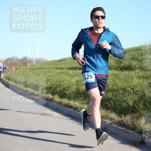 06.04.2025 - 44. Internationalen Wilhelmsburger Insellauf Jannik Wohlers http://msf.ph/oto/7602366 06.04.2025 09:20:26 Laufen 525 meine-sportfotos.de