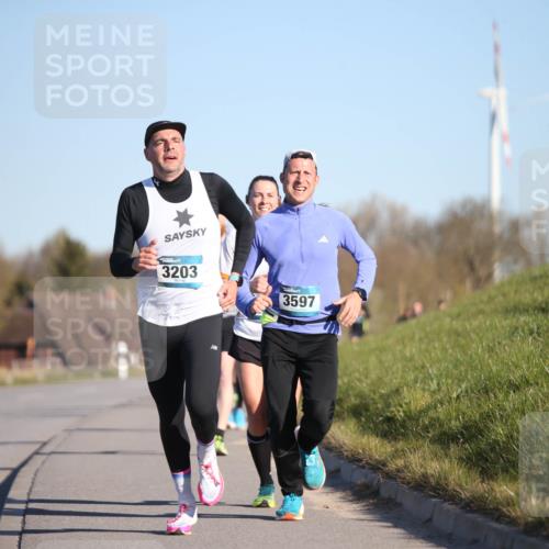 06.04.2025 - 44. Internationalen Wilhelmsburger Insellauf Jannik Wohlers http://msf.ph/oto/7602409 06.04.2025 09:20:29 Laufen 3203, 3597 meine-sportfotos.de