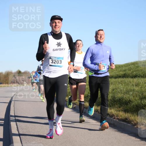 06.04.2025 - 44. Internationalen Wilhelmsburger Insellauf Jannik Wohlers http://msf.ph/oto/7602566 06.04.2025 09:20:32 Laufen 3203 meine-sportfotos.de