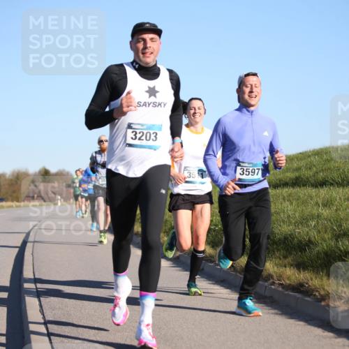 06.04.2025 - 44. Internationalen Wilhelmsburger Insellauf Jannik Wohlers http://msf.ph/oto/7602574 06.04.2025 09:20:32 Laufen 3203, 35, 3597 meine-sportfotos.de