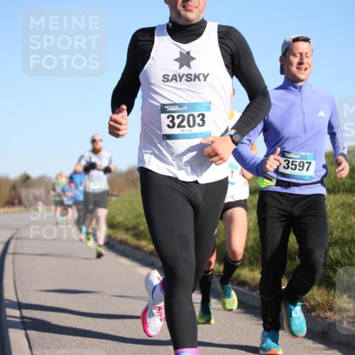 06.04.2025 - 44. Internationalen Wilhelmsburger Insellauf Jannik Wohlers http://msf.ph/oto/7602595 06.04.2025 09:20:33 Laufen 3203, 3597 meine-sportfotos.de