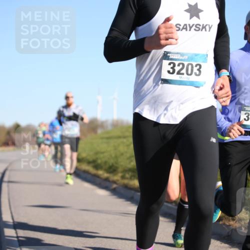 06.04.2025 - 44. Internationalen Wilhelmsburger Insellauf Jannik Wohlers http://msf.ph/oto/7602609 06.04.2025 09:20:33 Laufen 3203, 3597 meine-sportfotos.de