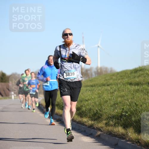 06.04.2025 - 44. Internationalen Wilhelmsburger Insellauf Jannik Wohlers http://msf.ph/oto/7602616 06.04.2025 09:20:34 Laufen 3416, 3839 meine-sportfotos.de