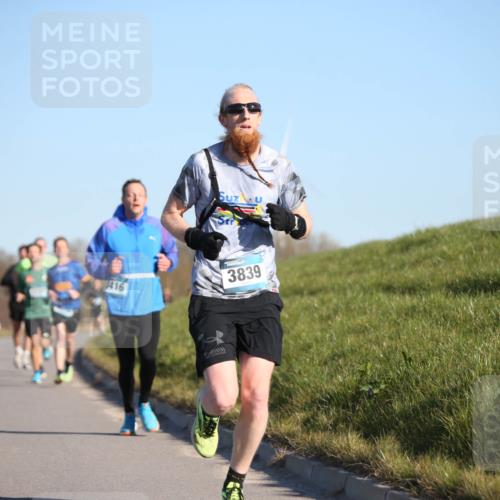 06.04.2025 - 44. Internationalen Wilhelmsburger Insellauf Jannik Wohlers http://msf.ph/oto/7602645 06.04.2025 09:20:34 Laufen 416, 3839 meine-sportfotos.de