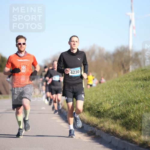 06.04.2025 - 44. Internationalen Wilhelmsburger Insellauf Jannik Wohlers http://msf.ph/oto/7603069 06.04.2025 09:20:48 Laufen 4230 meine-sportfotos.de