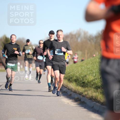 06.04.2025 - 44. Internationalen Wilhelmsburger Insellauf Jannik Wohlers http://msf.ph/oto/7603175 06.04.2025 09:20:52 Laufen 4215, 3609 meine-sportfotos.de