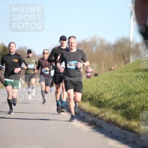 06.04.2025 - 44. Internationalen Wilhelmsburger Insellauf Jannik Wohlers http://msf.ph/oto/7603189 06.04.2025 09:20:52 Laufen 3609 meine-sportfotos.de
