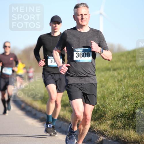 06.04.2025 - 44. Internationalen Wilhelmsburger Insellauf Jannik Wohlers http://msf.ph/oto/7603248 06.04.2025 09:20:55 Laufen 30, 3609 meine-sportfotos.de