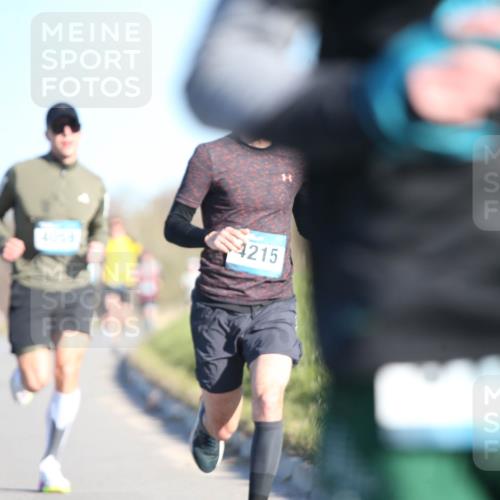 06.04.2025 - 44. Internationalen Wilhelmsburger Insellauf Jannik Wohlers http://msf.ph/oto/7603303 06.04.2025 09:20:58 Laufen 4215 meine-sportfotos.de
