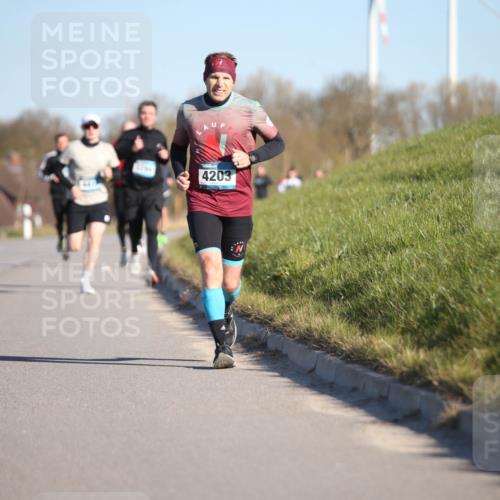 06.04.2025 - 44. Internationalen Wilhelmsburger Insellauf Jannik Wohlers http://msf.ph/oto/7603669 06.04.2025 09:21:14 Laufen 1264, 4203 meine-sportfotos.de