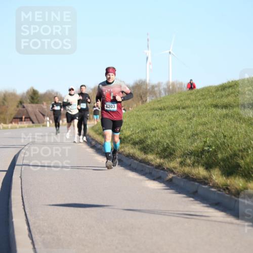 06.04.2025 - 44. Internationalen Wilhelmsburger Insellauf Jannik Wohlers http://msf.ph/oto/7603708 06.04.2025 09:21:14 Laufen 44179294, 4203 meine-sportfotos.de