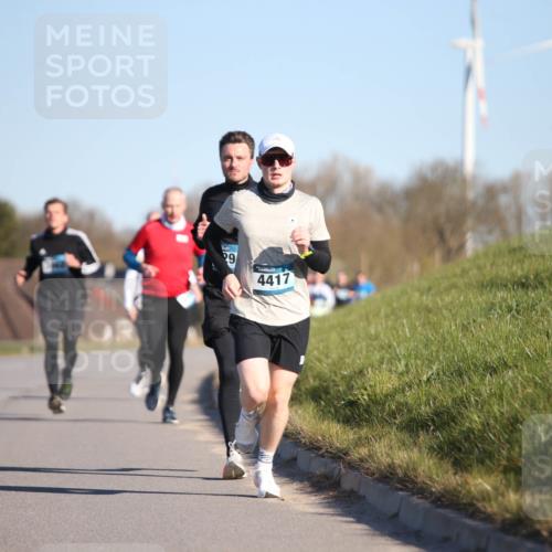 06.04.2025 - 44. Internationalen Wilhelmsburger Insellauf Jannik Wohlers http://msf.ph/oto/7603751 06.04.2025 09:21:17 Laufen 29, 6, 4417 meine-sportfotos.de