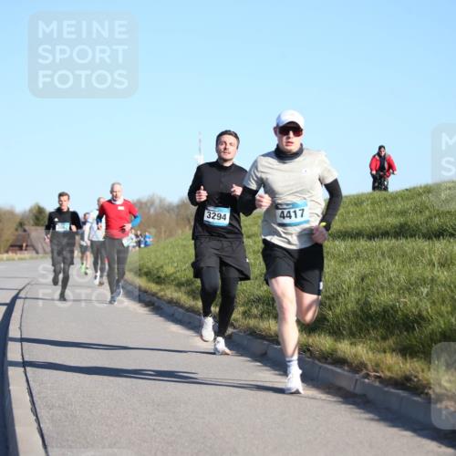 06.04.2025 - 44. Internationalen Wilhelmsburger Insellauf Jannik Wohlers http://msf.ph/oto/7603846 06.04.2025 09:21:21 Laufen 3294, 4417 meine-sportfotos.de