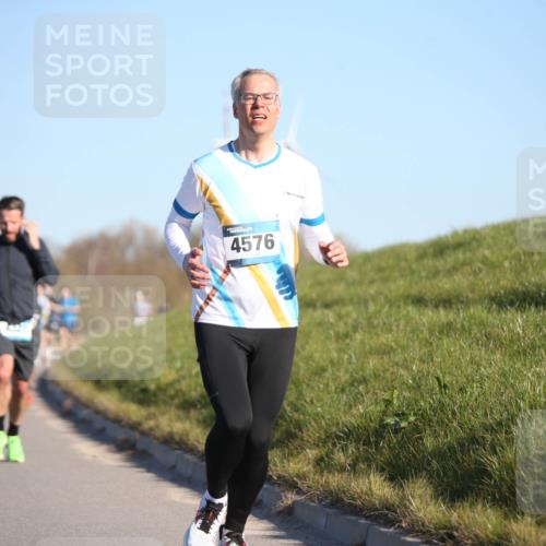 06.04.2025 - 44. Internationalen Wilhelmsburger Insellauf Jannik Wohlers http://msf.ph/oto/7603973 06.04.2025 09:21:26 Laufen 4576 meine-sportfotos.de