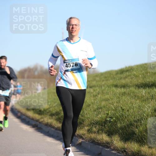 06.04.2025 - 44. Internationalen Wilhelmsburger Insellauf Jannik Wohlers http://msf.ph/oto/7603976 06.04.2025 09:21:26 Laufen 321, 4576 meine-sportfotos.de