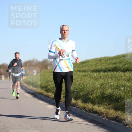 06.04.2025 - 44. Internationalen Wilhelmsburger Insellauf Jannik Wohlers http://msf.ph/oto/7604001 06.04.2025 09:21:27 Laufen 4576 meine-sportfotos.de