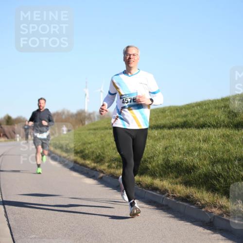 06.04.2025 - 44. Internationalen Wilhelmsburger Insellauf Jannik Wohlers http://msf.ph/oto/7604023 06.04.2025 09:21:27 Laufen 4576 meine-sportfotos.de