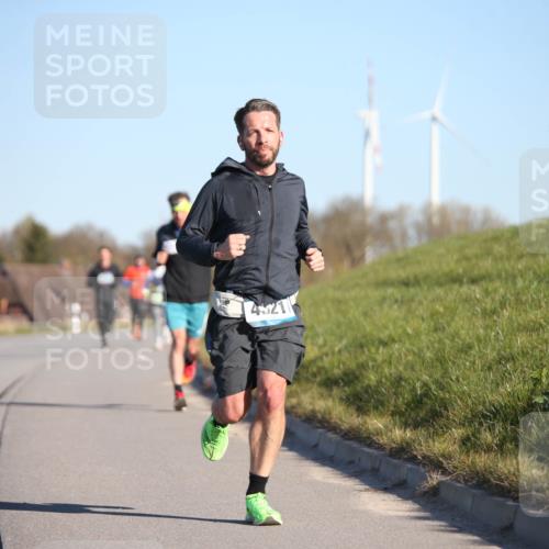 06.04.2025 - 44. Internationalen Wilhelmsburger Insellauf Jannik Wohlers http://msf.ph/oto/7604028 06.04.2025 09:21:28 Laufen 45211 meine-sportfotos.de