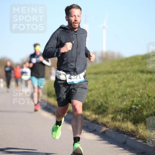 06.04.2025 - 44. Internationalen Wilhelmsburger Insellauf Jannik Wohlers http://msf.ph/oto/7604041 06.04.2025 09:21:29 Laufen  meine-sportfotos.de