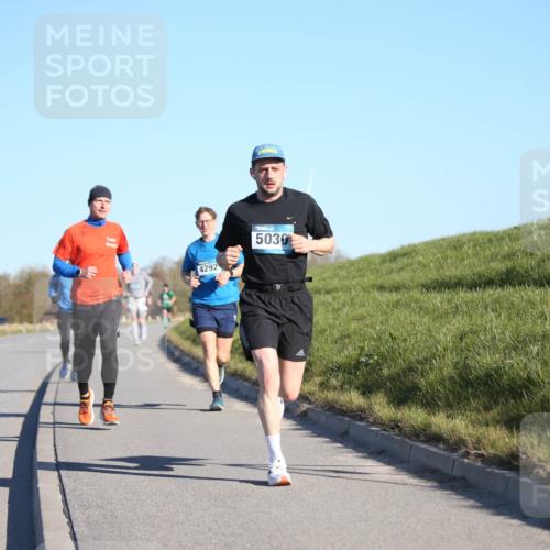 06.04.2025 - 44. Internationalen Wilhelmsburger Insellauf Jannik Wohlers http://msf.ph/oto/7604240 06.04.2025 09:21:42 Laufen 4292, 5030 meine-sportfotos.de