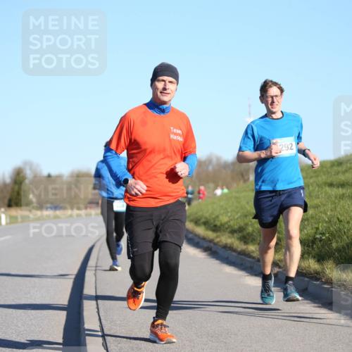 06.04.2025 - 44. Internationalen Wilhelmsburger Insellauf Jannik Wohlers http://msf.ph/oto/7604290 06.04.2025 09:21:44 Laufen 292 meine-sportfotos.de