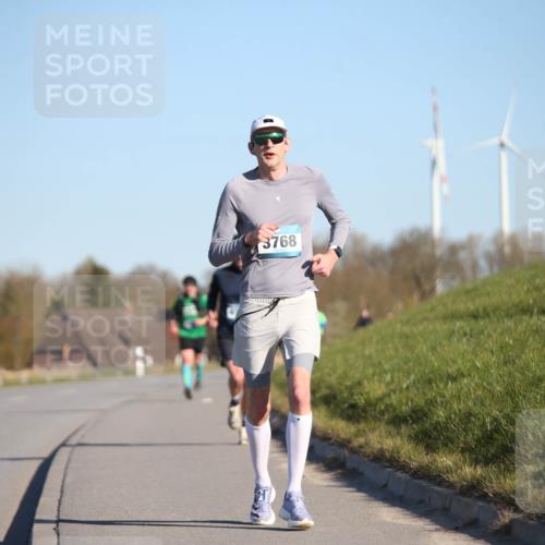 06.04.2025 - 44. Internationalen Wilhelmsburger Insellauf Jannik Wohlers http://msf.ph/oto/7604391 06.04.2025 09:21:49 Laufen 3768 meine-sportfotos.de