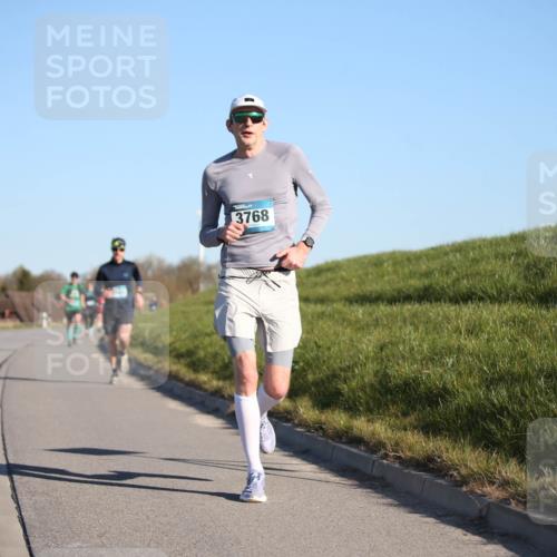 06.04.2025 - 44. Internationalen Wilhelmsburger Insellauf Jannik Wohlers http://msf.ph/oto/7604447 06.04.2025 09:21:51 Laufen 3768 meine-sportfotos.de