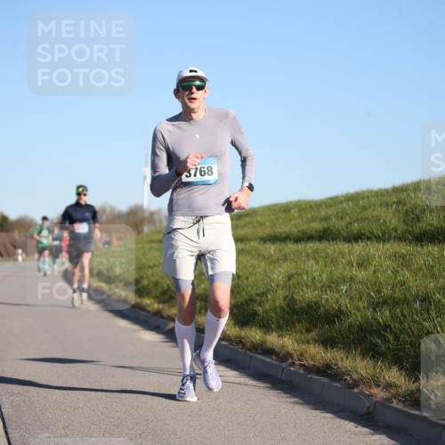 06.04.2025 - 44. Internationalen Wilhelmsburger Insellauf Jannik Wohlers http://msf.ph/oto/7604450 06.04.2025 09:21:51 Laufen 3768 meine-sportfotos.de