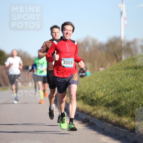 06.04.2025 - 44. Internationalen Wilhelmsburger Insellauf Jannik Wohlers http://msf.ph/oto/7604636 06.04.2025 09:22:03 Laufen 3553 meine-sportfotos.de