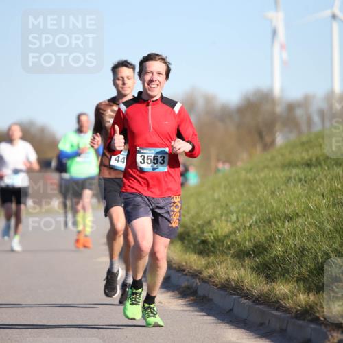 06.04.2025 - 44. Internationalen Wilhelmsburger Insellauf Jannik Wohlers http://msf.ph/oto/7604646 06.04.2025 09:22:04 Laufen 44, 3553 meine-sportfotos.de