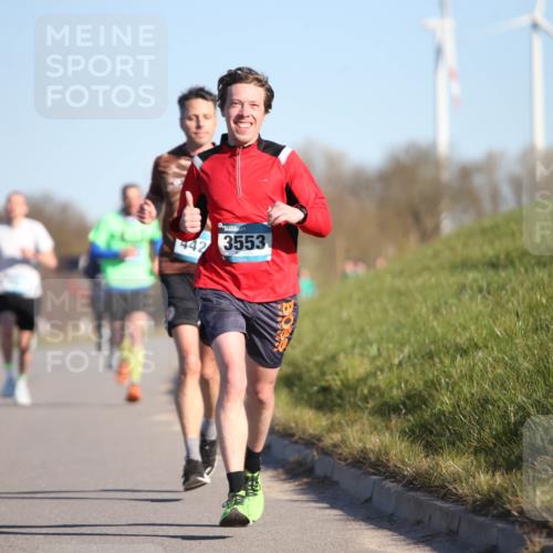 06.04.2025 - 44. Internationalen Wilhelmsburger Insellauf Jannik Wohlers http://msf.ph/oto/7604651 06.04.2025 09:22:04 Laufen 442, 3553 meine-sportfotos.de