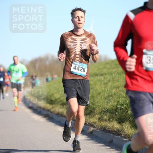 06.04.2025 - 44. Internationalen Wilhelmsburger Insellauf Jannik Wohlers http://msf.ph/oto/7604690 06.04.2025 09:22:06 Laufen 3553, 4426 meine-sportfotos.de