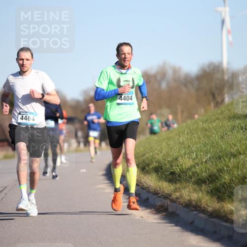 06.04.2025 - 44. Internationalen Wilhelmsburger Insellauf Jannik Wohlers http://msf.ph/oto/7604728 06.04.2025 09:22:08 Laufen 4464, 4404 meine-sportfotos.de
