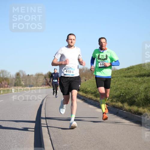06.04.2025 - 44. Internationalen Wilhelmsburger Insellauf Jannik Wohlers http://msf.ph/oto/7604785 06.04.2025 09:22:11 Laufen 4464, 440 meine-sportfotos.de