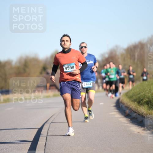 06.04.2025 - 44. Internationalen Wilhelmsburger Insellauf Jannik Wohlers http://msf.ph/oto/7604858 06.04.2025 09:22:17 Laufen 4590, 3164 meine-sportfotos.de