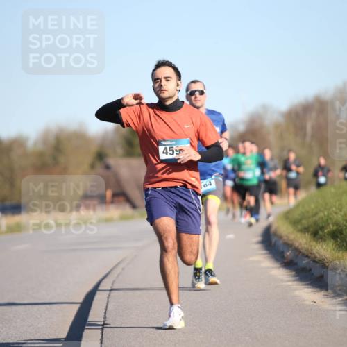 06.04.2025 - 44. Internationalen Wilhelmsburger Insellauf Jannik Wohlers http://msf.ph/oto/7604866 06.04.2025 09:22:18 Laufen 459, 104 meine-sportfotos.de