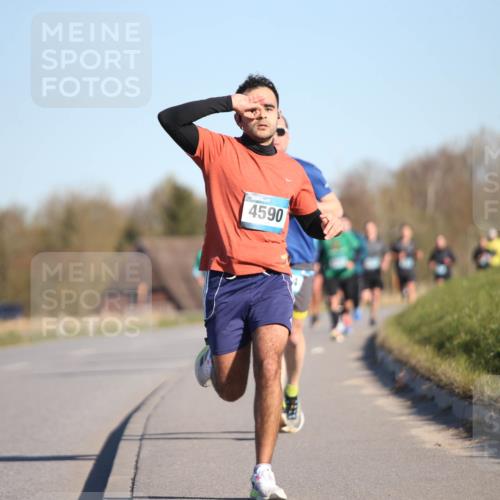 06.04.2025 - 44. Internationalen Wilhelmsburger Insellauf Jannik Wohlers http://msf.ph/oto/7604874 06.04.2025 09:22:18 Laufen 4590 meine-sportfotos.de